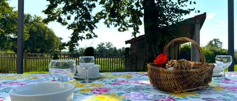 屋外ダイニングエリア