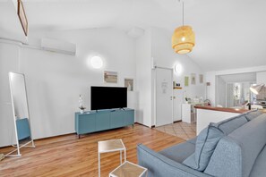 Familie-loftsleilighet, flere soverom, ved stranden (Rooftop On Stresa Lake View)