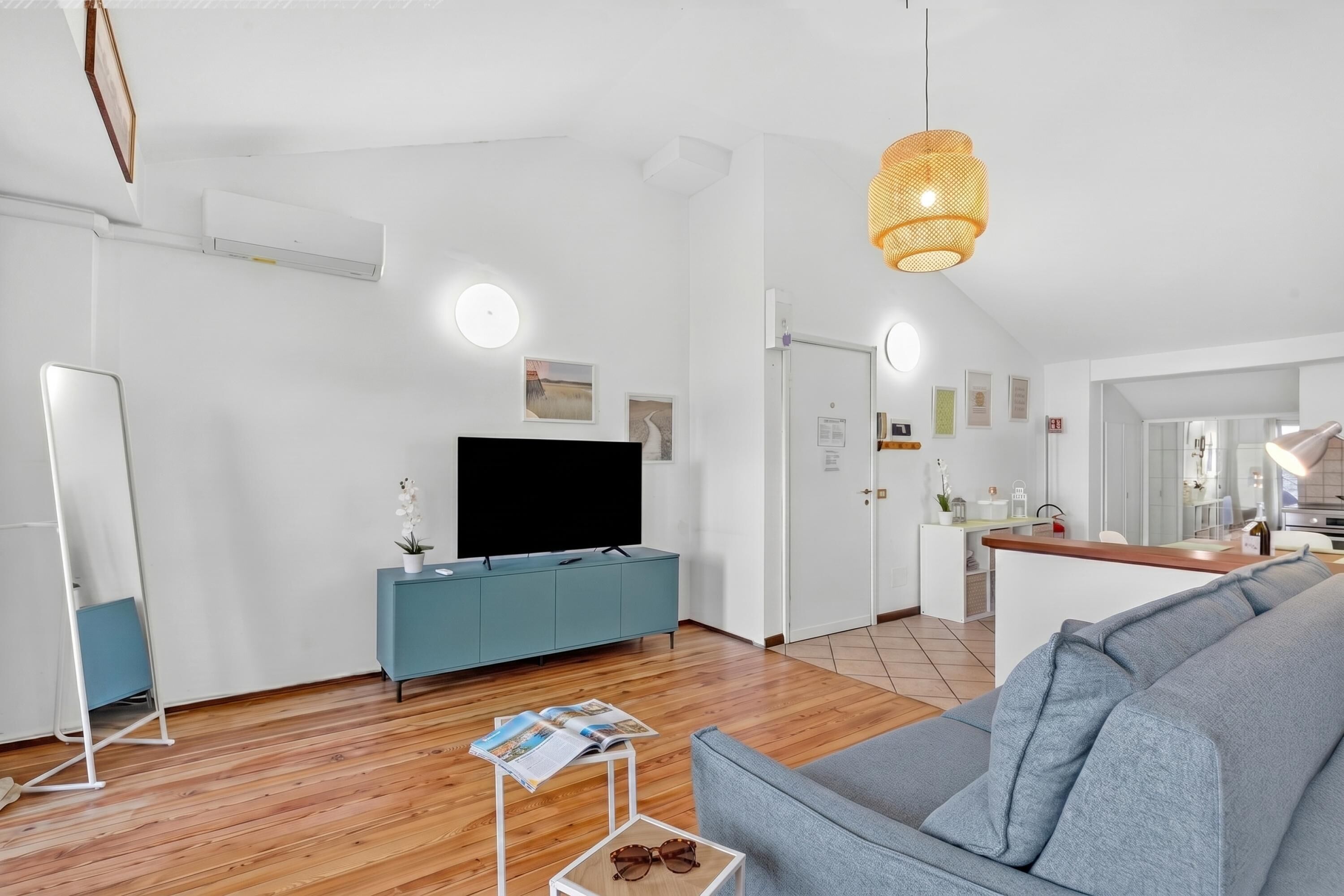 Family Penthouse, Multiple Bedrooms, Beachside (Rooftop On Stresa Lake View) | Living area | Stereo