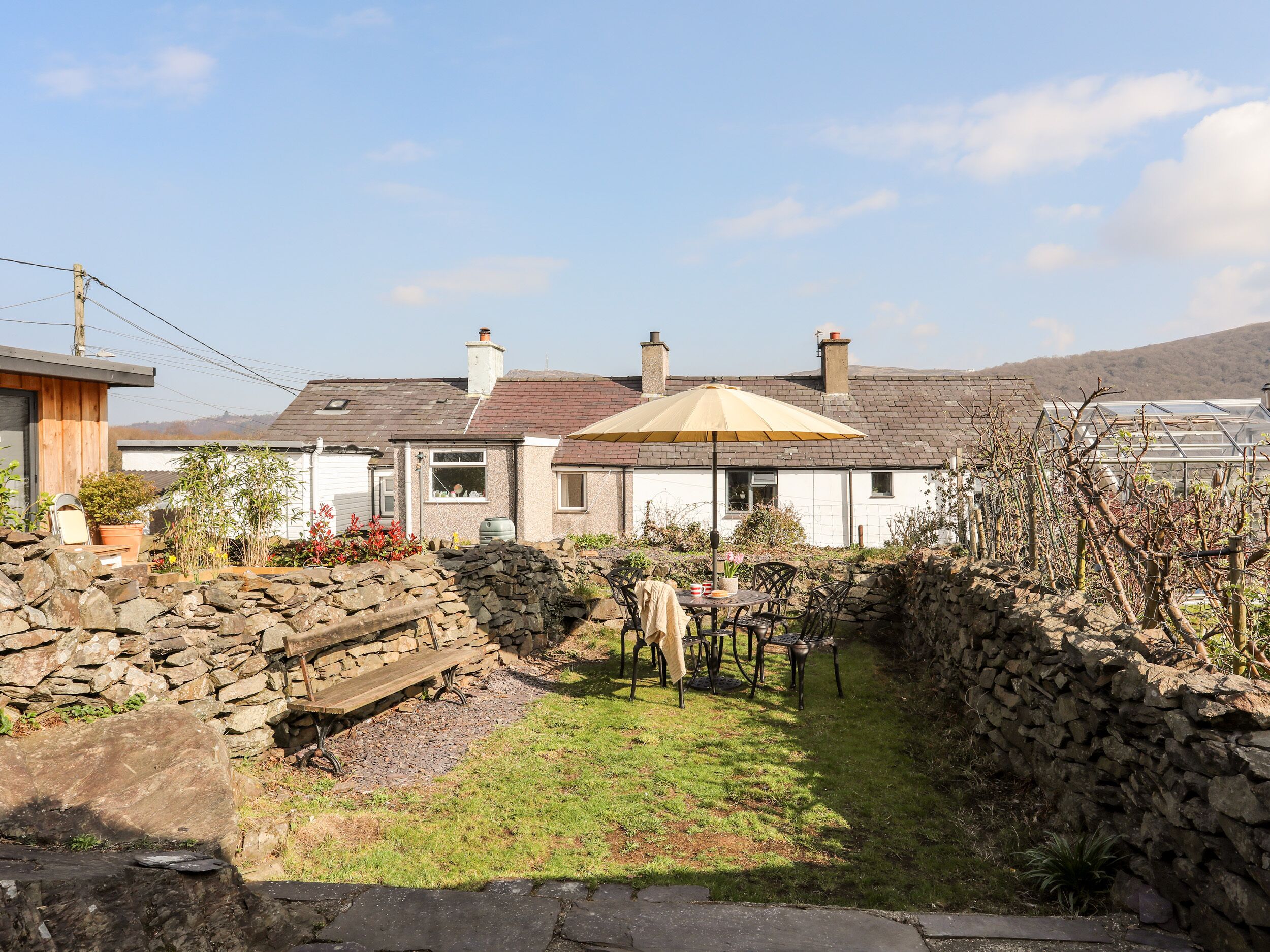 Cottage | Property grounds