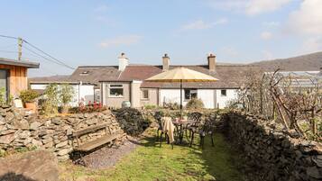 Cottage | Property grounds