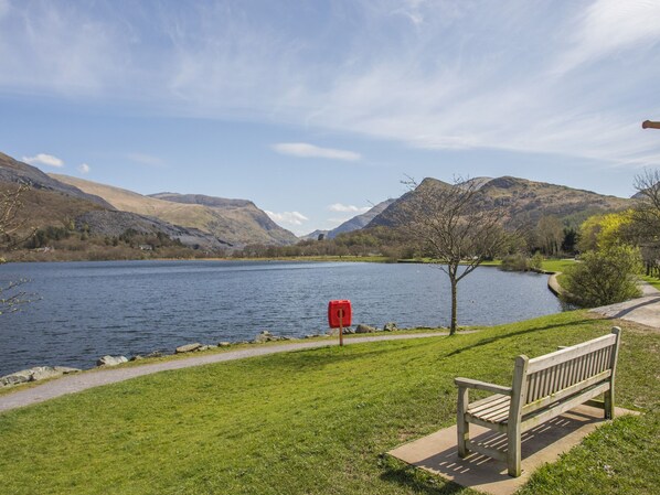 Cottage | Property grounds - 9 Ty Du Road (Caernarfon)