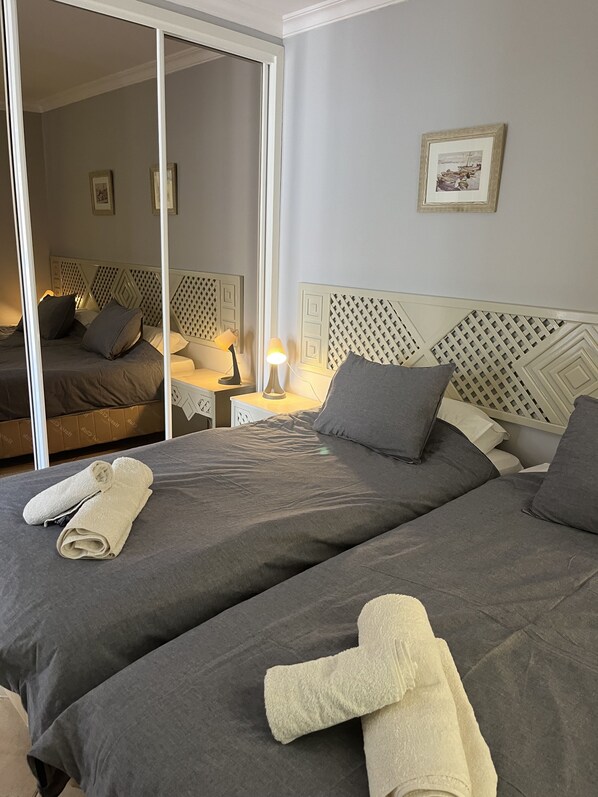 2 chambres, fer et planche Ă repasser, lit parapluie, Wi-Fi