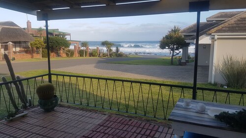 Family Owned 4 Bedroom Beach Cottage with amazing views