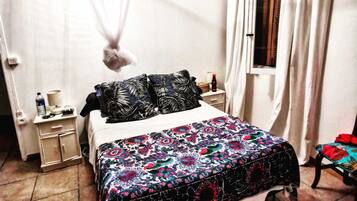 4 Schlafzimmer, BĂŒgeleisen/BĂŒgelbrett, kostenloses WLAN, BettwĂ€sche