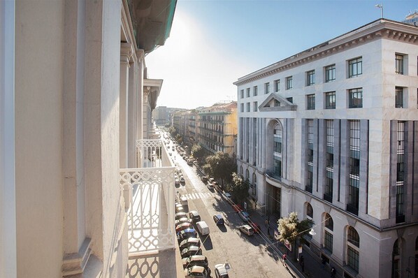 Chambre, 1 chambre, four à micro-ondes | Balcon