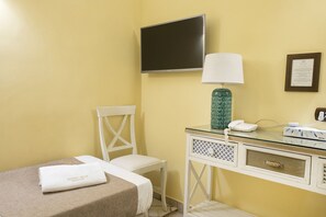 Zimmer, 1 Schlafzimmer, Balkon | 1 Schlafzimmer