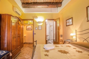 Room, 1 Bedroom, Balcony | 1 bedroom, WiFi - Alloggio dei Vassalli, In the Heart of the Historic Center (Naples)