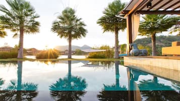 Vila, 3 kamar tidur, akses difabel, kolam renang pribadi | Dek berjemur