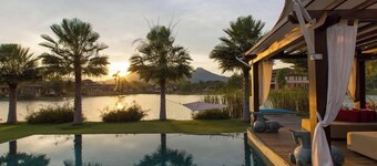 Dasiri Lakefront Villa Premium