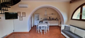 Apartamento, 1 quarto, micro-ondas | Parte interna