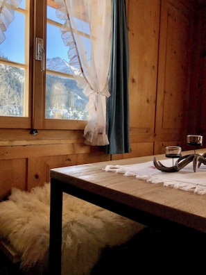 Chalet, 3 Bedrooms, Smoking, Balcony | Dining