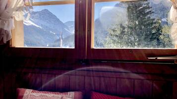 Nhà gỗ, 3 phòng ngủ, hút thuốc, ban công | 3 phòng ngủ