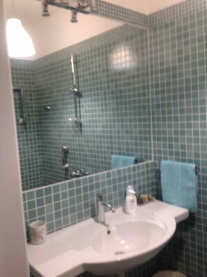 Bathroom - Casa Luce in Perugia (Perugia)