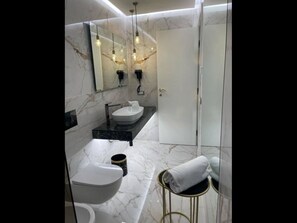 Appartement, 1 chambre, balcon, vue ville | Salle de bain