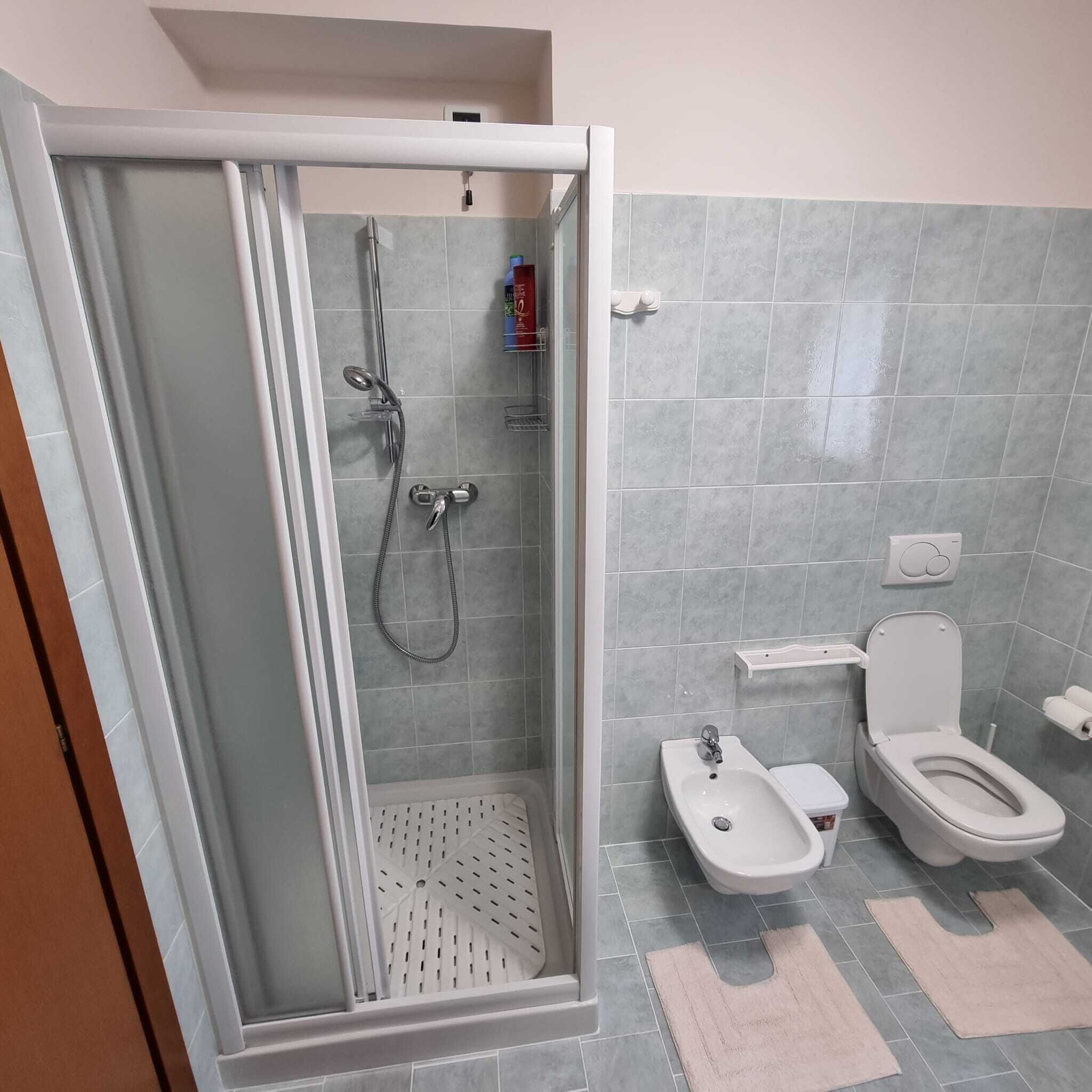 Villa, 2 Schlafzimmer, Terrasse, Gartenblick | Dusche im Bad