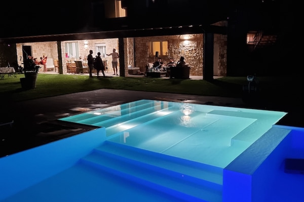 Villa, 2 Schlafzimmer, Terrasse, Gartenblick | Pool | Außenpool