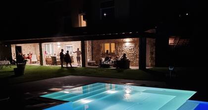 Villa With Pool - Wanderlust