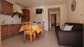 Villa, 2 chambres, patio, vue jardin | Intérieur