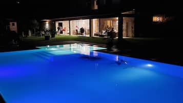 Villa, 2 Schlafzimmer, Terrasse, Gartenblick | Pool | Außenpool