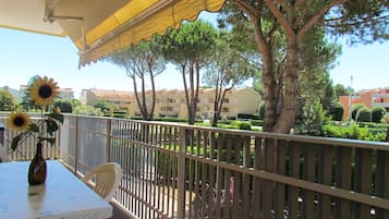 Studio, meerdere slaapkamers, balkon | Terras