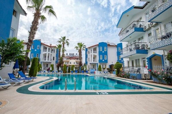 Piscina | Una piscina al aire libre