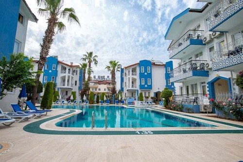 Popular 2 bed Apart Home in Central Side With Many on Site Amenities Facilities