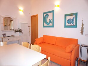 Dining - Nice Third Floor Apartment With Lift and Swimming Pool (Caorle)