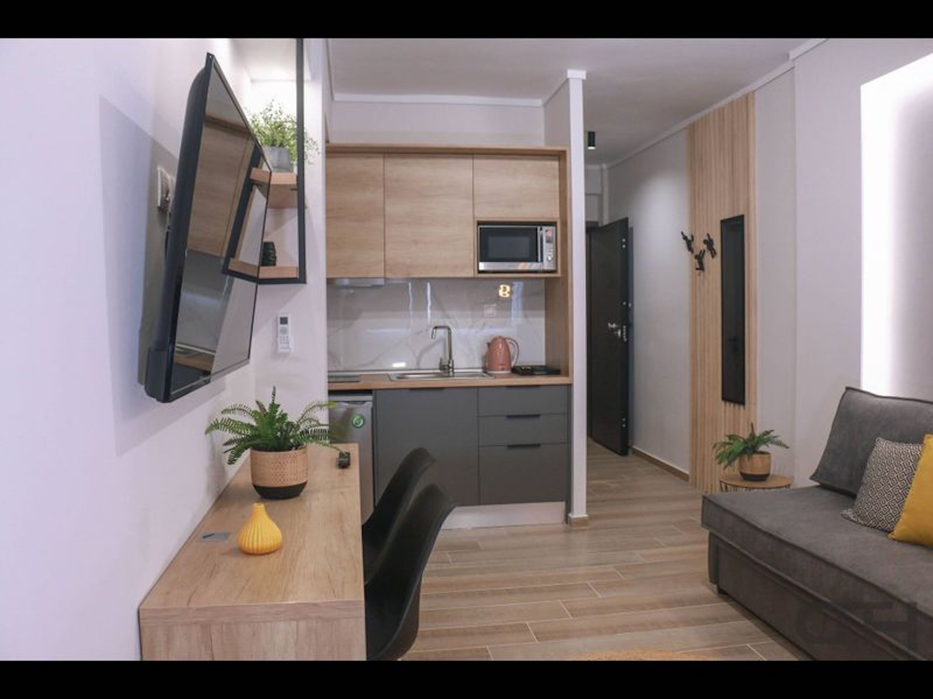 Studio, 1 Bedroom, Accessible, City View | Interior