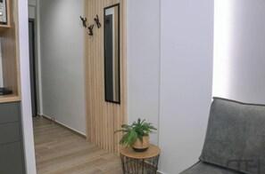 Studio, 1 Bedroom, Accessible, City View | Living area | Books