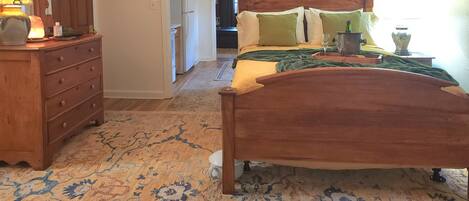 1 bedroom, travel cot, bed sheets