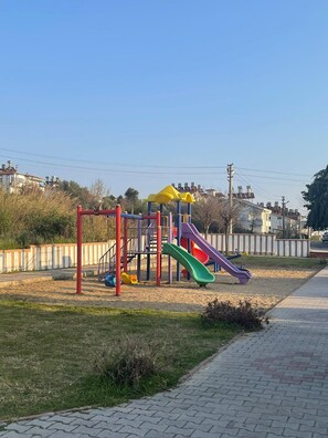 Apartment, 3 Schlafzimmer, Balkon | Kinderbereich
