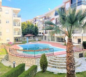 Apartment, 3 Schlafzimmer, Balkon | Pool | Außenpool