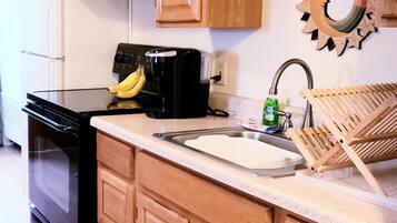 Apartemen, 1 kamar tidur, patio | Dapur pribadi