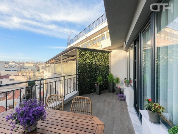 Apartment, 2 Bedrooms, Accessible, Balcony | Balcony