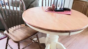 Apartment, 1 Bedroom, Patio | Dining