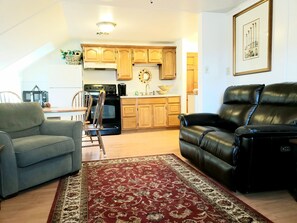 Interior - Extended Stay, the Premier Apt at 1906 Sanctuary of the Swan, Sleeps 4 (Birdsboro)