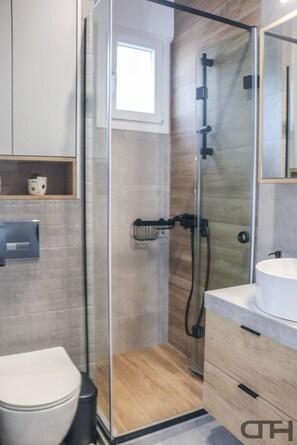 Studio, 1 Bedroom, Accessible, City View | Bathroom amenities - New Studio 3 Downtown Thessaloniki-fully Equipped (Thessaloniki)