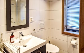 Shower - 4 bedroom beautiful home in øyer (Øyer)