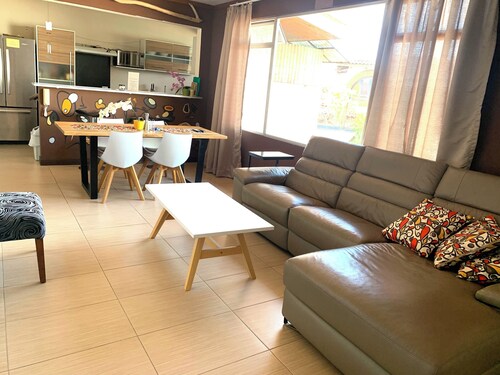 Large And Cosy Apartment With Private Garden