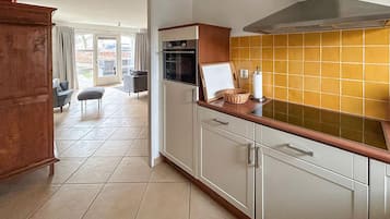 Refrigerador, horno, parrilla de estufa y lavavajillas