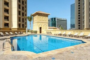 Outdoor pool - Maison Privee - Sun & Sand at Dubai’s Famous JBR Beach (Dubai)