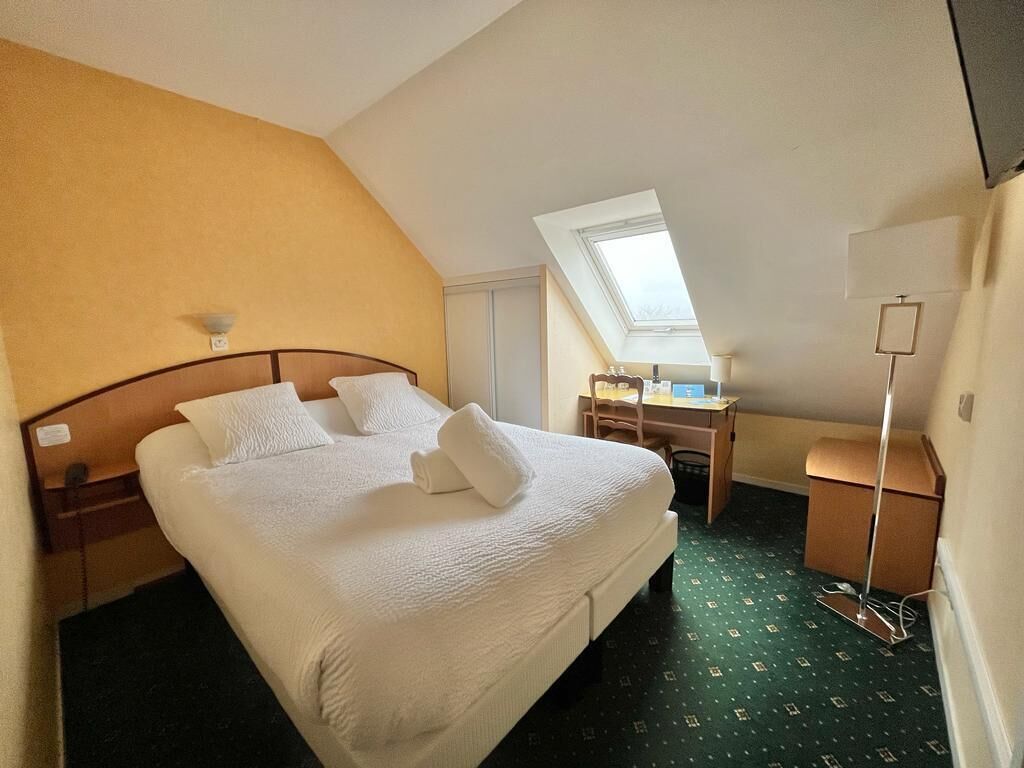 comfort room | 1 bedroom, premium bedding, desk, laptop workspace