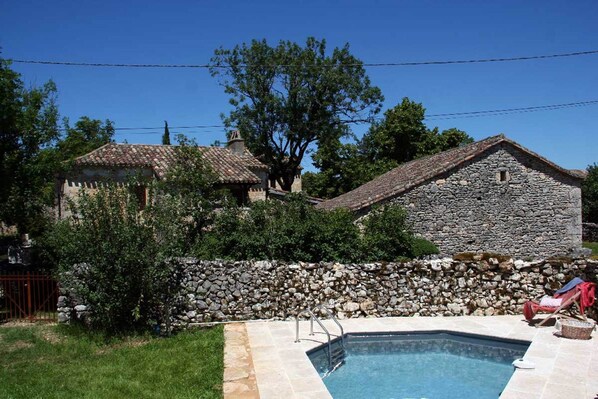 Pool - ***Typical detached house with swimming pool and garden LA TUILE A LOUPS*** (Belmont-Sainte-Foi)