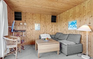 TV, stereo - Cozy home in Haderslev with WiFi (Haderslev)