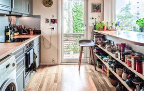 Fridge, oven, stovetop, dishwasher - Stunning home in Kristiansand (Kristiansand)