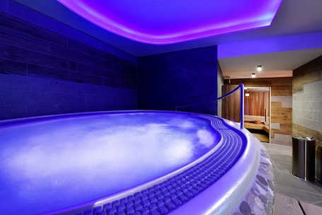 Sauna, hot tub. APLEND Hotel Ovruč