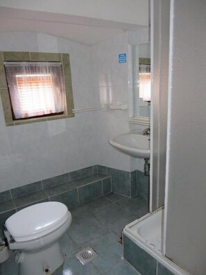 House (Two Bedroom Holiday Home with Terrace) | Bathroom