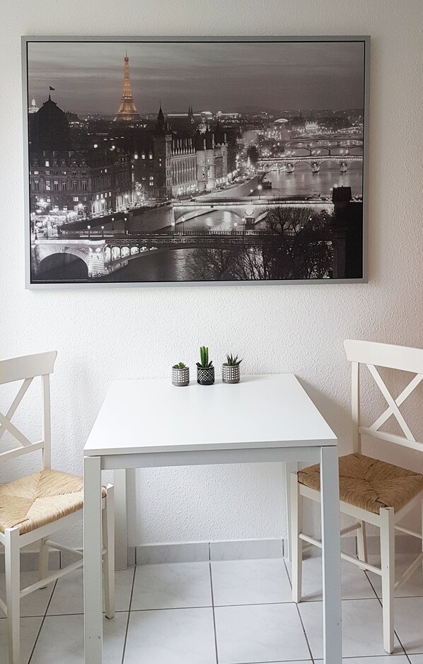 Dining - Central apartment in Magdeburg with Netflix and kitchen WE18 (Magdeburg)