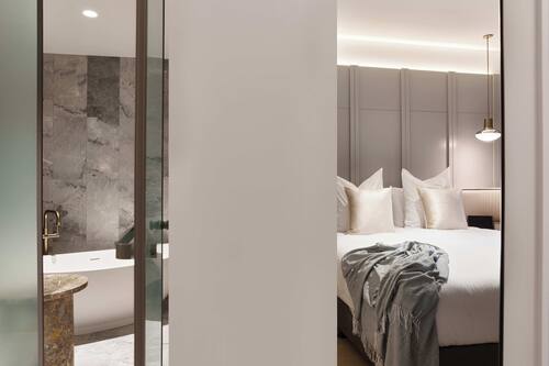 Deluxe Suite (Luxury)